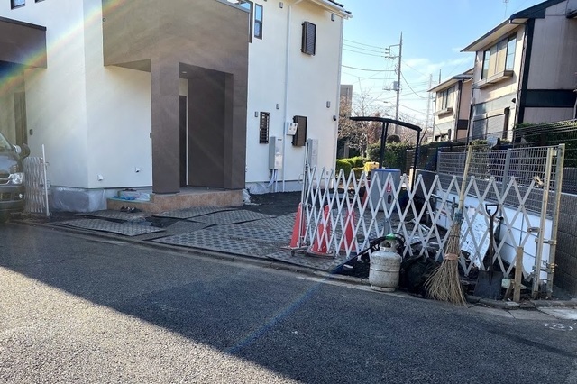 東京都 自然石と塗り壁で仕上げた門袖デザインのの新築外構施工例 エクステリア 外構工事専門店 東京エクステリアデザイン Com 東京都 自然石と塗り壁で仕上げた門袖デザインのの新築外構施工例 エクステリア 外構工事専門店 東京エクステリアデザイン Com